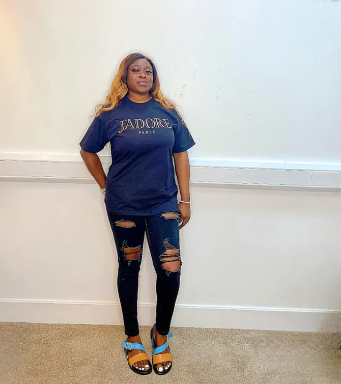 Round neck T-shirts - Image 2