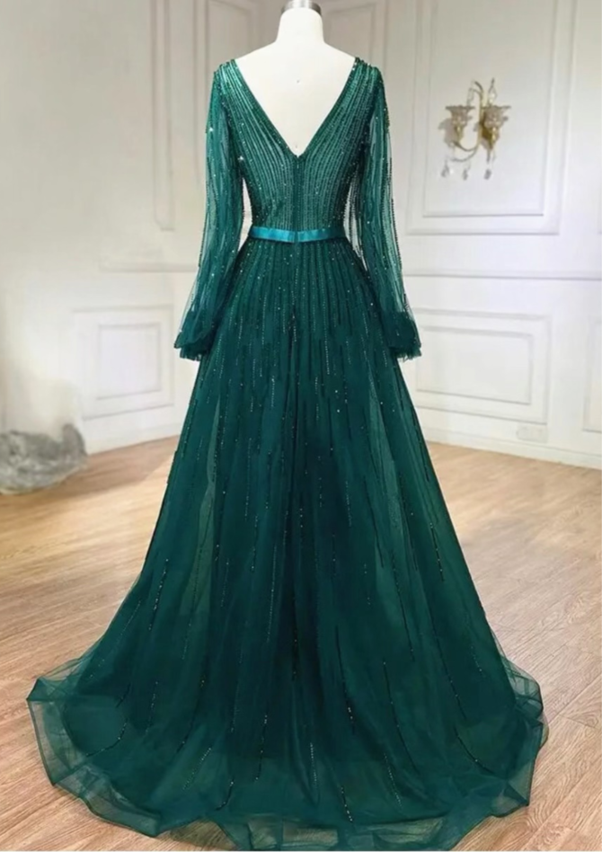 Elegant Emerald Green Long Sleeve Evening Dress - Image 2