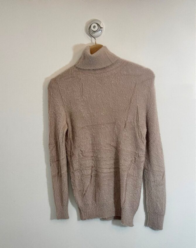 Soft turtle neck sweater - Image 6