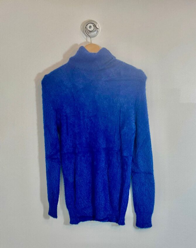 Soft turtle neck sweater - Image 3