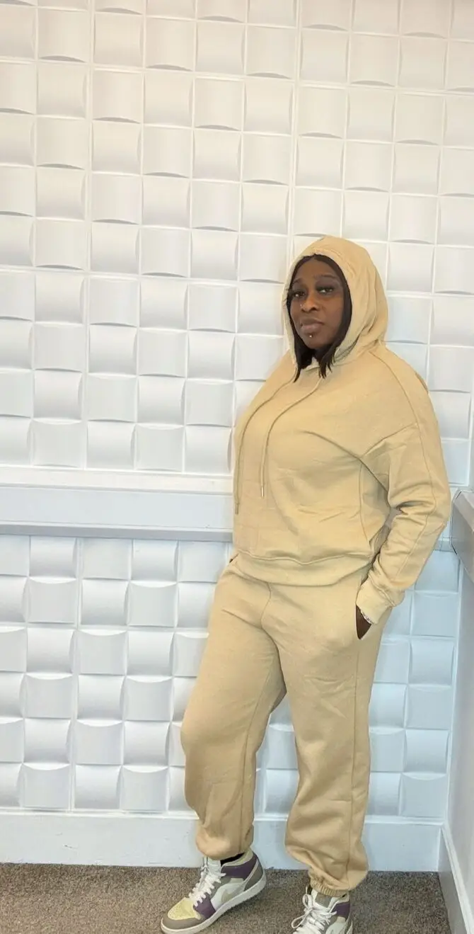 Hooded soft tracksuit - Image 3