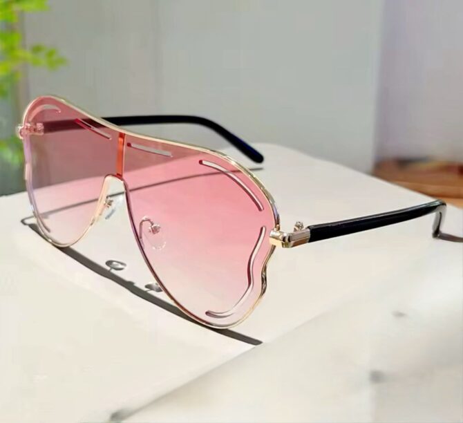 Oversized Butterfly Square Mask Sunglasses - Image 3